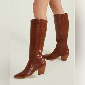 Matisse Block Heel Brown Knee-High Boots Bruna
Tobacco Croc Western Boots